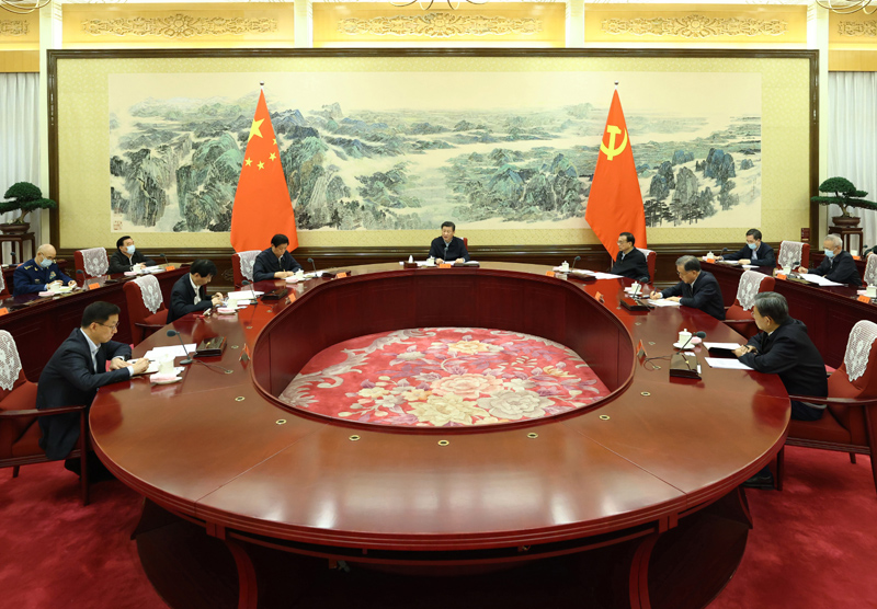 12月24日至25日，中共中央政治局召開民主生活會，中共中央總書記習(xí)近平主持會議并發(fā)表重要講話。新華社記者 鞠鵬 攝