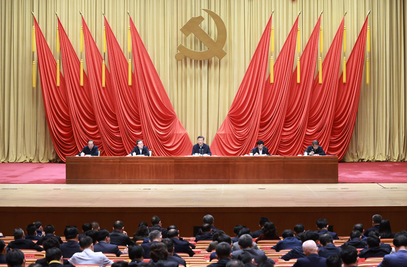 10月10日，2020年秋季學期中央黨校（國家行政學院）中青年干部培訓班在中央黨校開班。中共中央總書記、國家主席、中央軍委主席習近平在開班式上發(fā)表重要講話。新華社記者 丁林 攝